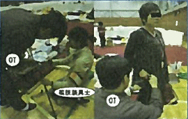 福祉用具の調整を行う作業療法士